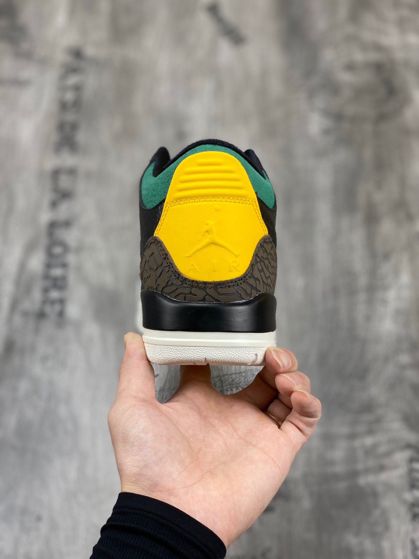 Air Jordan 3 SE Denim"动物园"AJ3 乔3 原厂数据 最新原厂底模 原厂纸板 进口"头层皮"荔枝纹，经典复刻 完美鞋型 正确大底色卡，飞人刺绣精细。