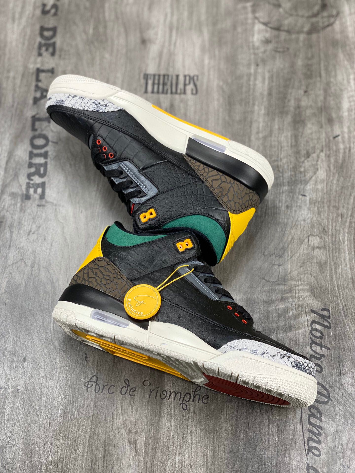 Air Jordan 3 SE Denim"动物园"AJ3 乔3 原厂数据 最新原厂底模 原厂纸板 进口"头层皮"荔枝纹，经典复刻 完美鞋型 正确大底色卡，飞人刺绣精细。
