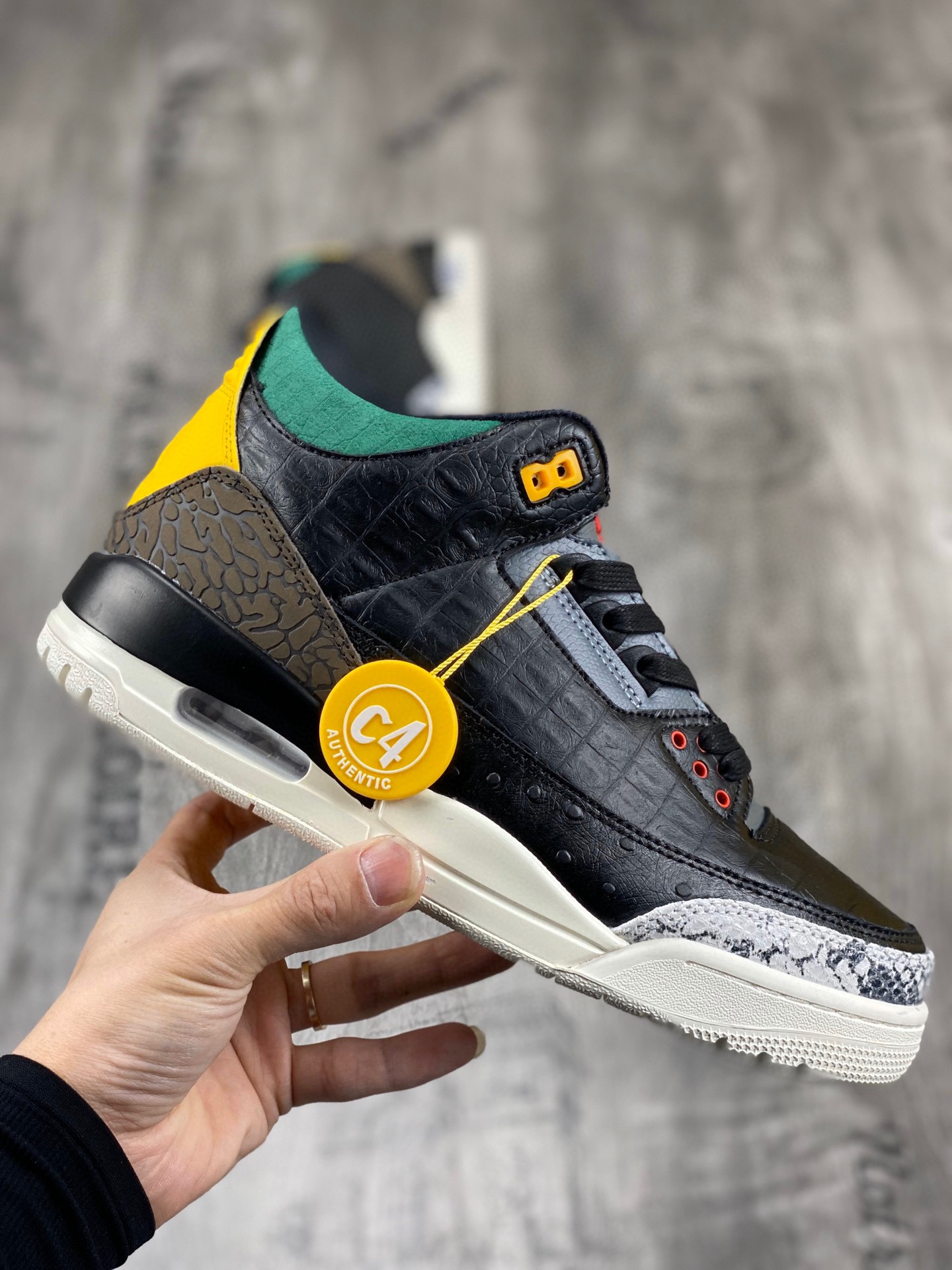 Air Jordan 3 SE Denim"动物园"AJ3 乔3 原厂数据 最新原厂底模 原厂纸板 进口"头层皮"荔枝纹，经典复刻 完美鞋型 正确大底色卡，飞人刺绣精细。