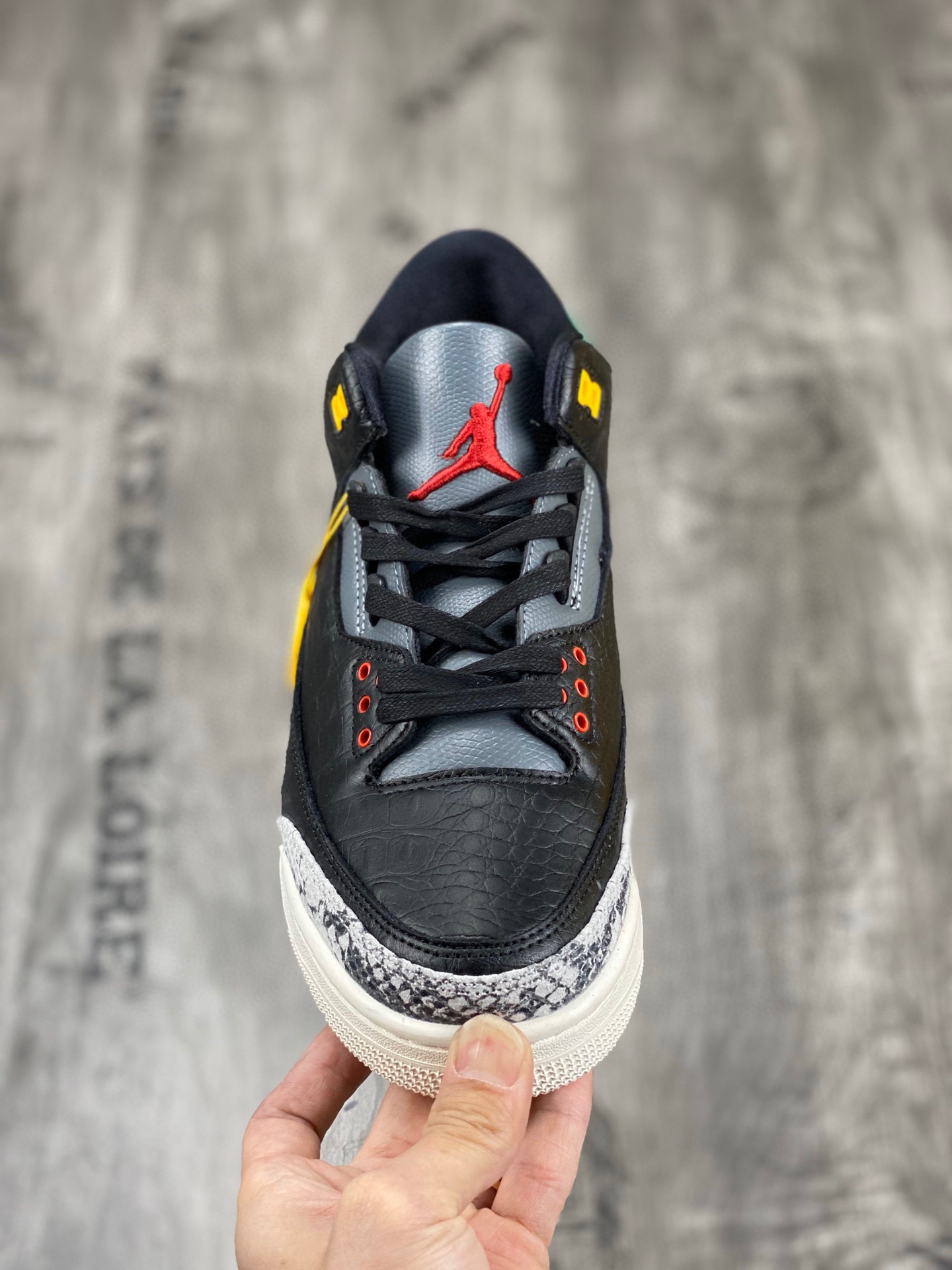 Air Jordan 3 SE Denim"动物园"AJ3 乔3 原厂数据 最新原厂底模 原厂纸板 进口"头层皮"荔枝纹，经典复刻 完美鞋型 正确大底色卡，飞人刺绣精细。