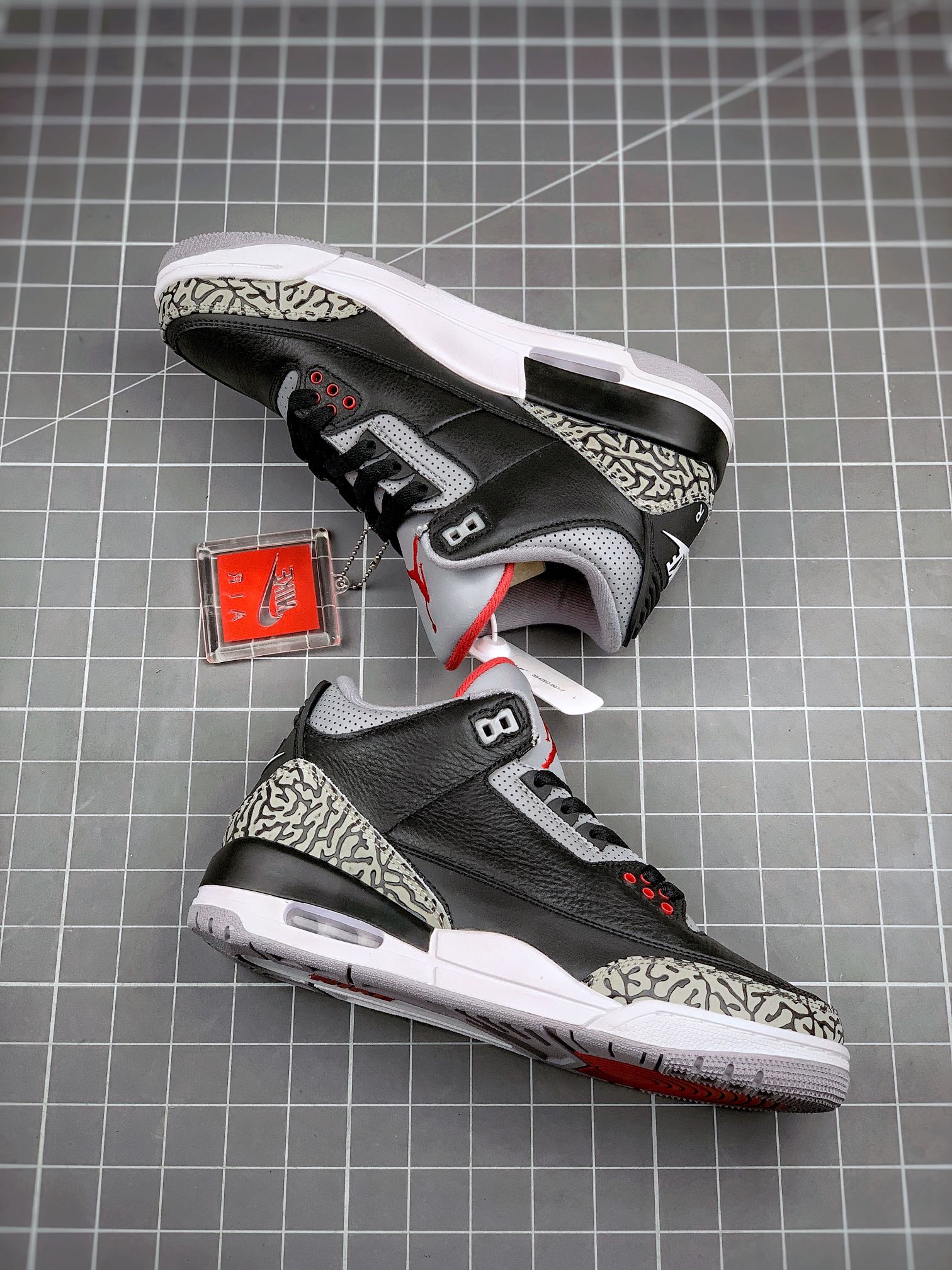 Air Jordan 3 黑水泥