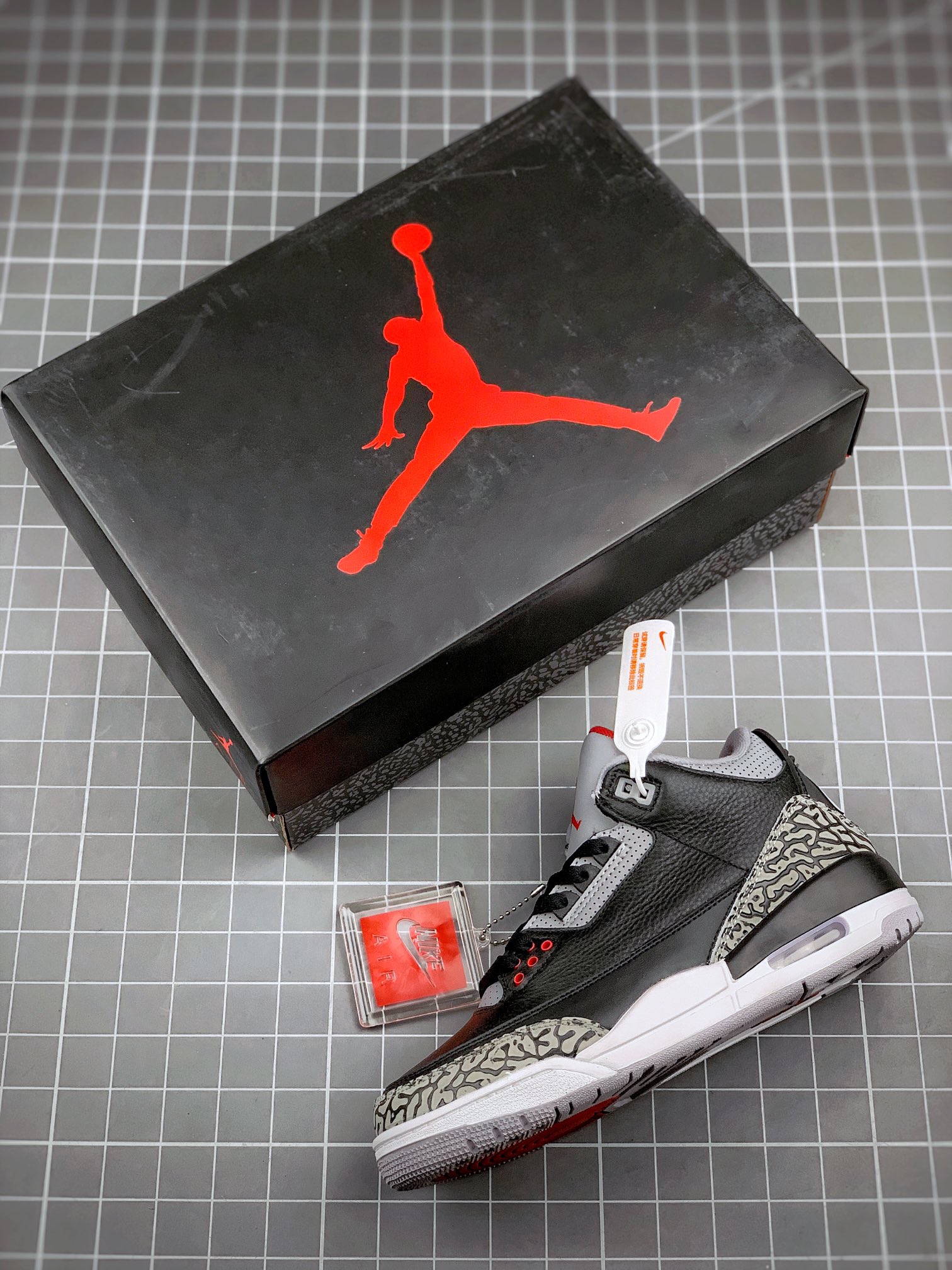 Air Jordan 3 黑水泥