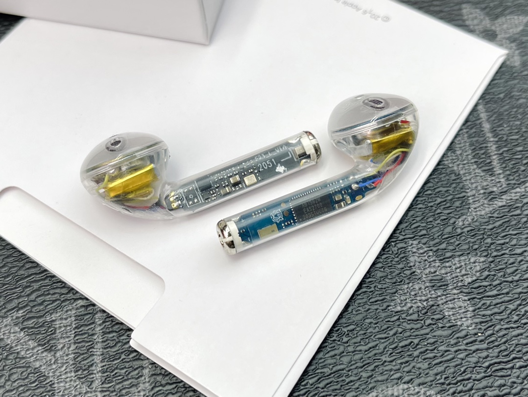 透明探索版，可口可乐强势联名苹果AirPods二代