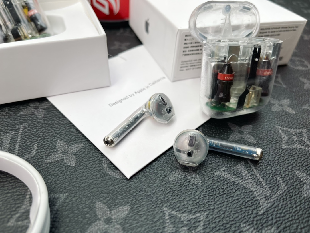 透明探索版，可口可乐强势联名苹果AirPods二代