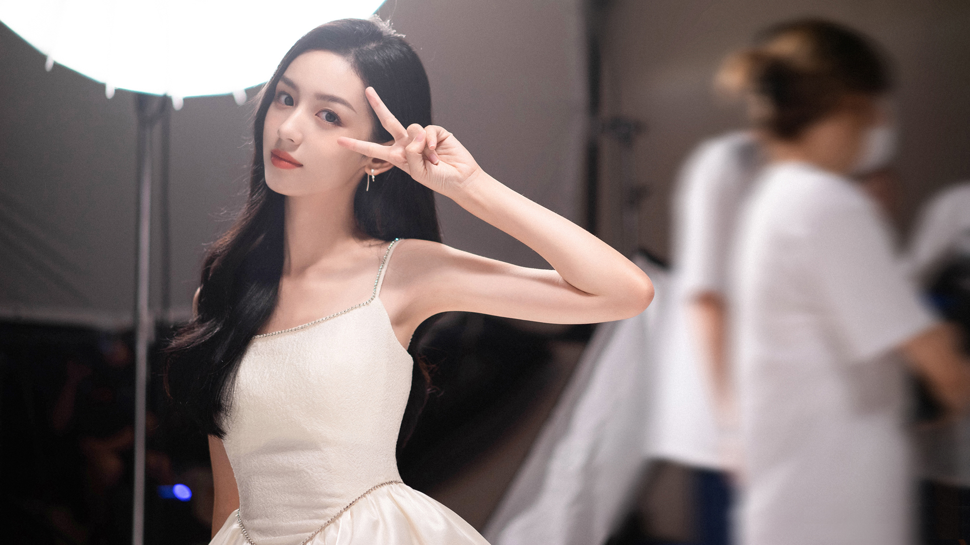 可爱小姐姐 侧躺 好看身材养眼美女壁纸