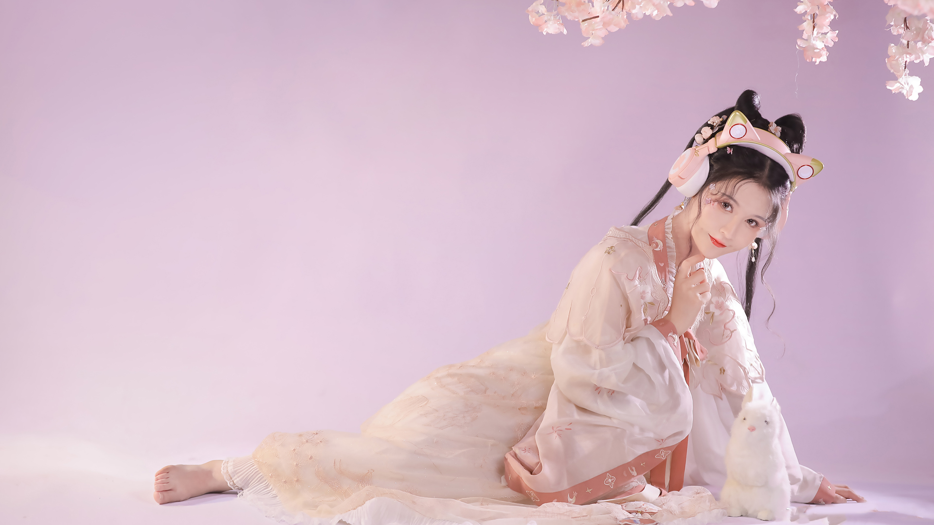 可爱小姐姐 侧躺 好看身材养眼美女壁纸