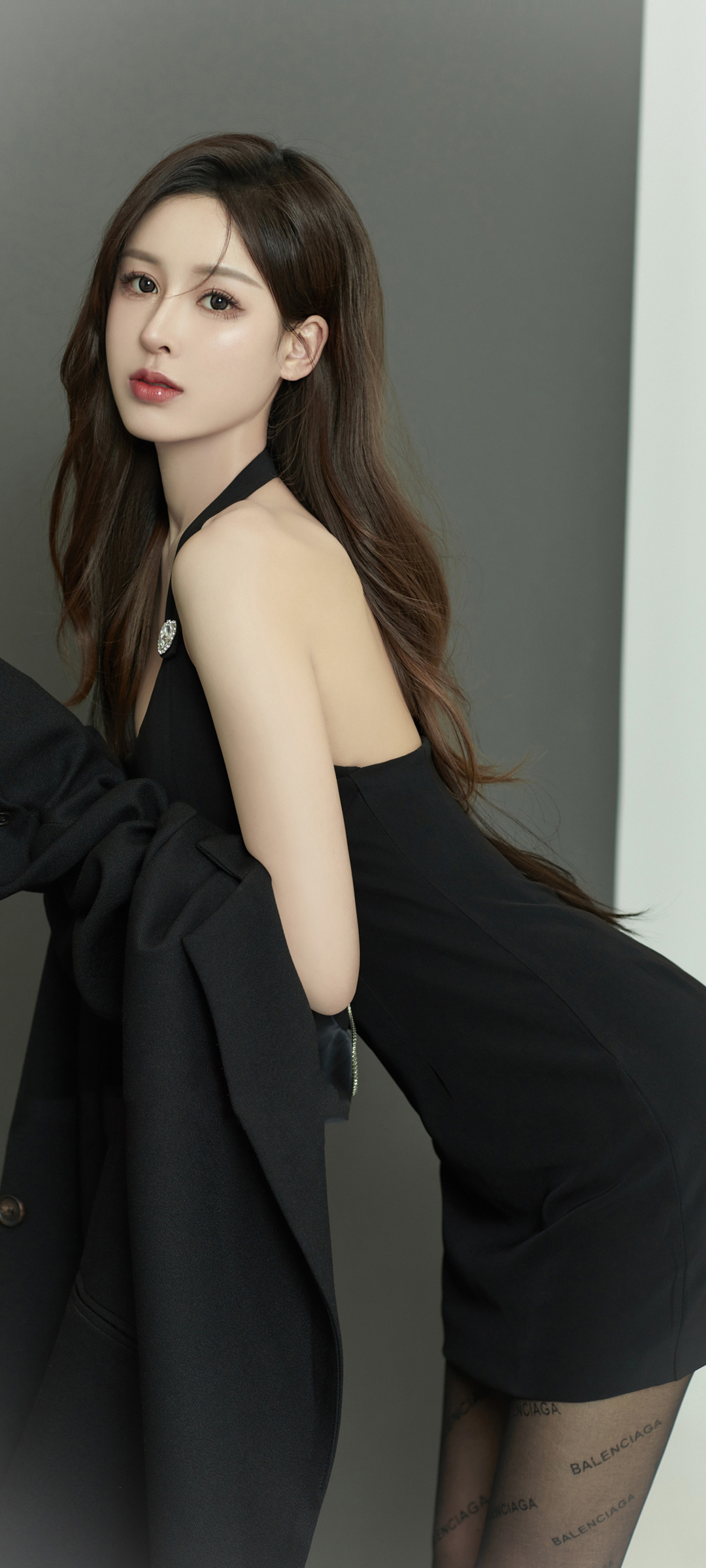 白色猫的美女江亦祺手机壁纸